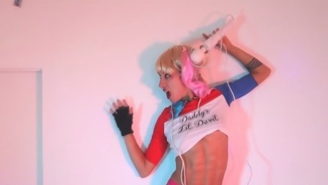 Harley Quinn Cosplay singing Marilyn Manson by Magia Rosa Videos