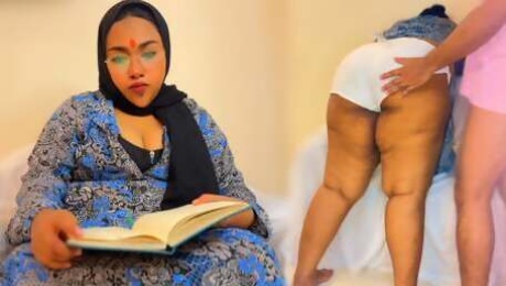 When Beautiful 45yo Egypt Hijab Aunty Reading a Book, Then 18yo Neighbor Fucks her (Big Boobs & Huge Ass MILF Arab Sex)